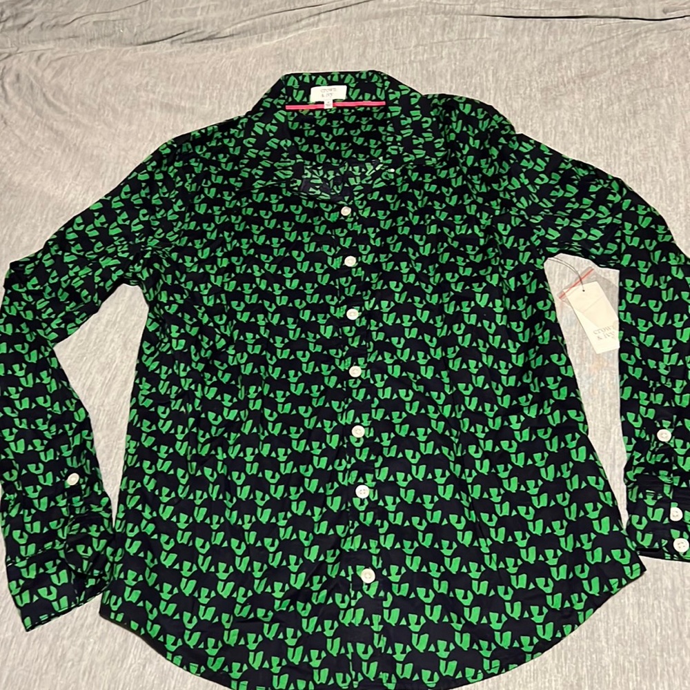 Crown and Ivy Button up shirt